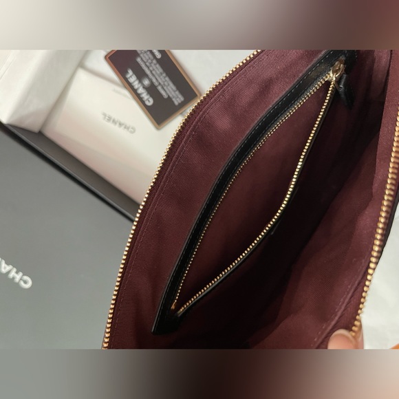 Chanel Quilted O-Case Medium - Picture 2 of 6